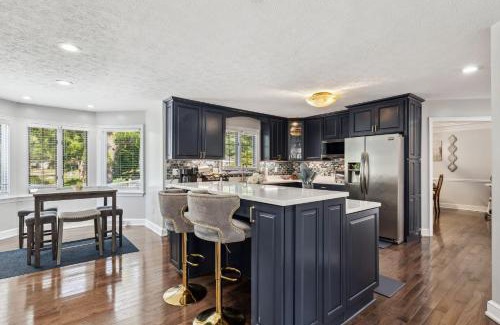 Amherst House | Family Paradise - Pool Theater Games Galore