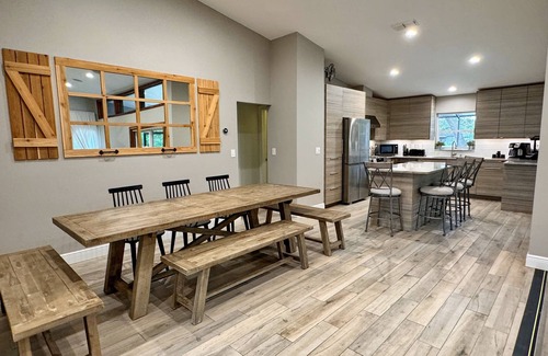 Ozona House | Family Paradise: Salt Pool, Hot Tub, XBox & Nature Views!