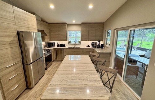 Ozona House | Family Paradise: Salt Pool, Hot Tub, XBox & Nature Views!