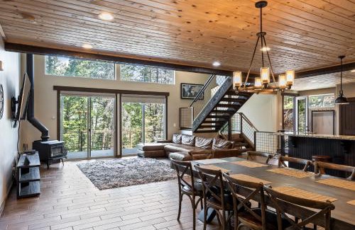 Summit Park House | Family Paradise, Sleeps 14, High-End Interiors, 20 Minutes from the Mountain!
