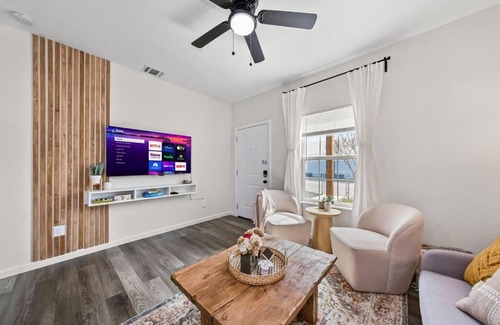 Denver Heights Apartment | Family & Personal Space - Free Pastries & Ebikes