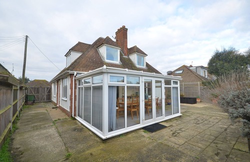 New Romney House | Family & Pet Friendly Home Direct On A Lovely Sandy Beach