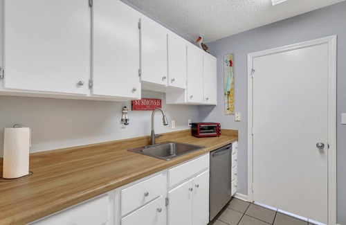 Saint Simons Heights Condo | Family & pet-friendly, 2bed/2.5bath updated condo, 5 min to beach & Village