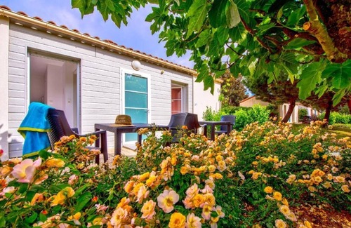 Les Epesses Apartment | Family & Pet-Friendly Haven with Private Terraces - Near Puy du Fou