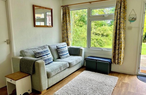 Kilkhampton Ski Chalet | Family & Pet friendly 2 bedroom Chalet near Bude, Cornwall