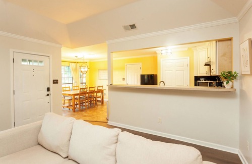 Olive Branch House | Family & Pet Friendly - Backyard - Patio