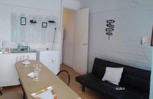 Cordoba Apartment | Family/pet friendly! Comfy- 15 min to airport, city centre and football stadium