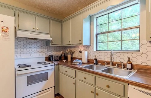 Counce House | Family & Pet Friendly Cozy Cabin 5 mins from Sportsman’s