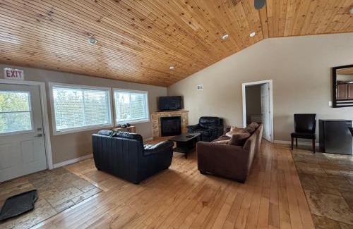 Miller Lake House | Family & Pet Friendly Huron Getaway