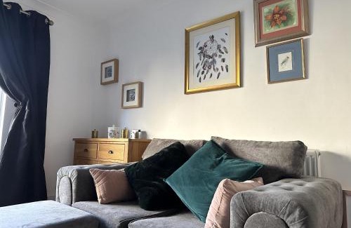 Ashwick House | Family & pet friendly house + private garden