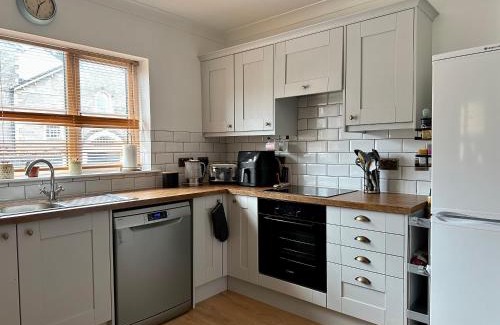 Ashwick House | Family & pet friendly house + private garden