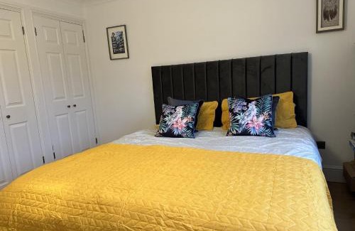 Ashwick House | Family & pet friendly house + private garden
