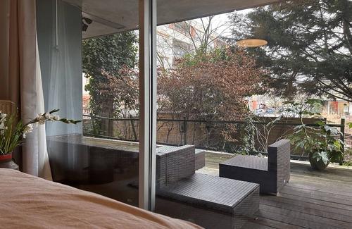 Nieuw-West Apartment | Family, pet friendly, 15 mins from central. Spacious, modern apartment. AMS!