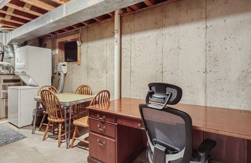 Littleton House | Family/Pet friendly home - Hot tub - Tiki bar