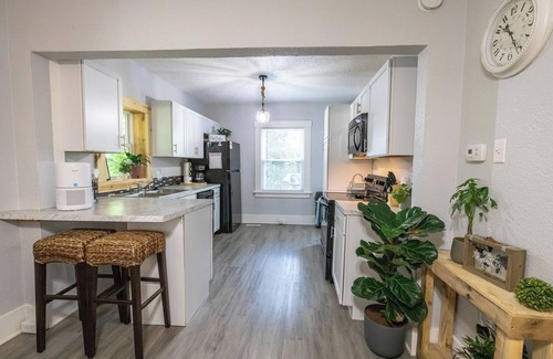 Greater South Side House | Family & Pet-Friendly 2BR Retreat Near Downtown