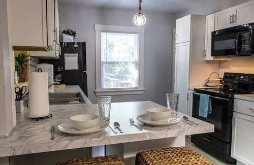 Greater South Side House | Family & Pet-Friendly 2BR Retreat Near Downtown