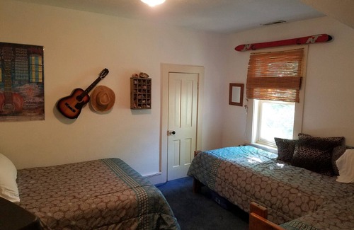Hermosa House | Family+Pet Friendly Vacation Rental! Ask about Deep Discount for 4-6 Month stays