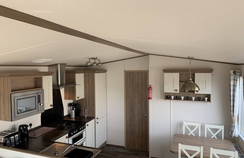 Tiddington House | Family & Pet Friendly Park Home in in Stratford upon Avon near to the Cotswolds