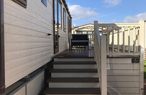 Tiddington House | Family & Pet Friendly Park Home in in Stratford upon Avon near to the Cotswolds