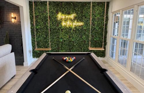 Richardson House | Family Platinum Escape with Heated Pool and Gameroom