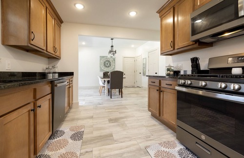 Jeffersonville - Clarksville House | Family poolside retreat- 8 mins to Louisville