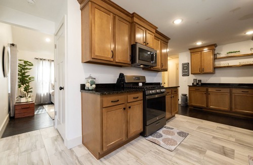 Jeffersonville - Clarksville House | Family poolside retreat- 8 mins to Louisville
