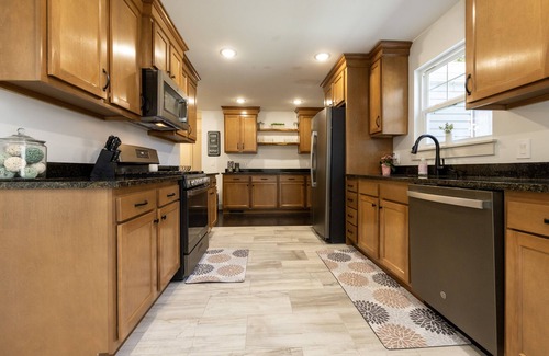 Jeffersonville - Clarksville House | Family poolside retreat- 8 mins to Louisville