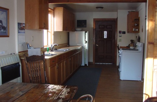 Del Norte Cabin | Family Ranch with Guest Cabin