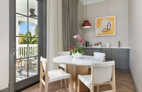 Historic Seaport House | Family Ready 1 BR Suite | Outdoor Pools | 4 Suites