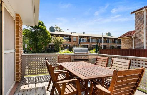 Killarney Vale House | Family Relaxation close to Lake and Beaches