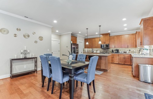 Beaverton House | Family Relocation Ready! Spacious 5 bed home — Pets Welcome, Near Nike & Intel