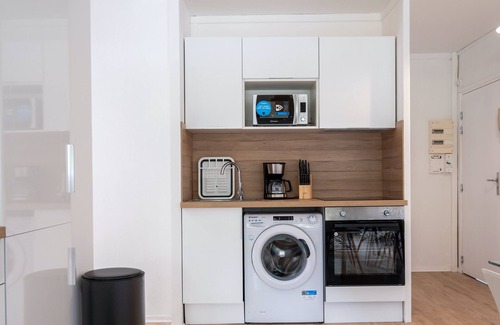 Ancely Apartment | Family residence near park