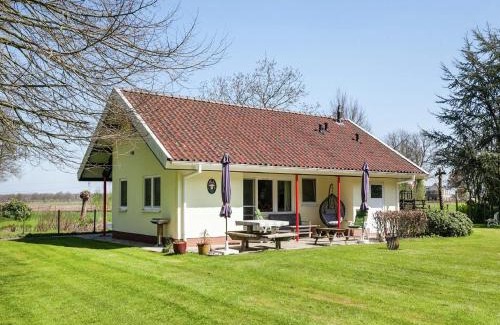 Heino House | Family residence with large garden
