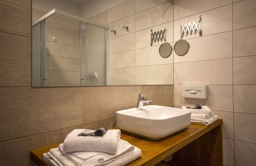 Nerezine Hotel | Family Resort Hotel Manora