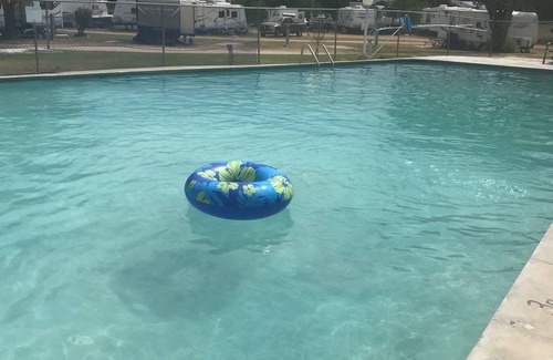 Buchanan Dam Cabin | Family Resort located on beautiful Lake Buchanan.