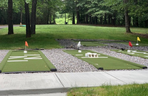 Catawba House | Family Resort! MINI GOLF, heated pool, lakefront, hot tub, game room & theater!