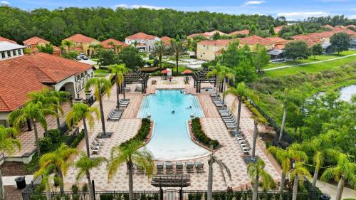 Bellavida Villa | Family Retreat 6BR Villa with Private Pool, Spa & Theater near Disney
