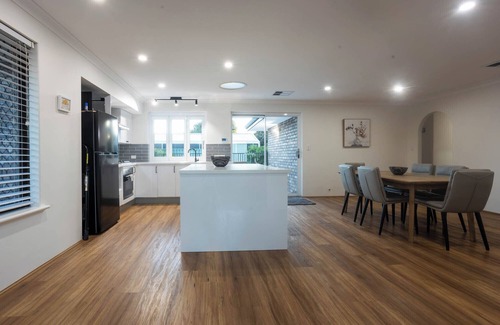 Bibra Lake House | Family Retreat