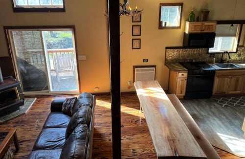 Days Creek House | Family Retreat-Entire Converted Barn-Farm Tours