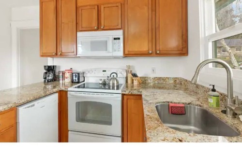 West Seattle House | Family retreat home with room for fun and relaxing