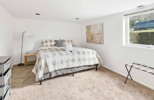 West Seattle House | Family retreat home with room for fun and relaxing