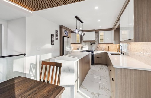 Langley House | Family Retreat | Hot Tub, Fire Pit, Outdoor Theater & Games