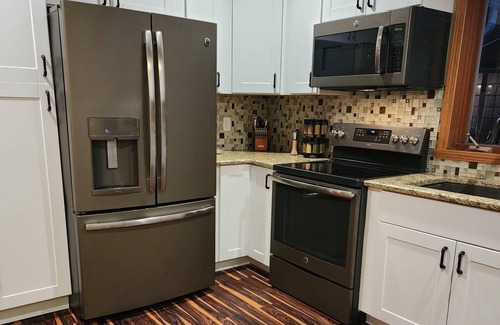 Janesville House | *Family Retreat* *Indoor Pool* *Arcade*