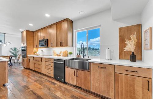 Reno House | Family Retreat Mountain View with Hot Tub and Mini Golf