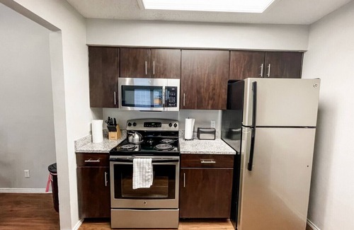 South Side Apartment | Family Retreat - Near Shopping, Dining & Beach