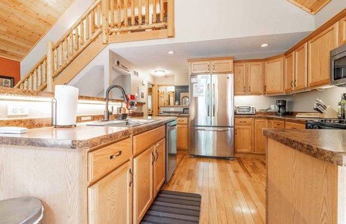 Mauston House | FAMILY RETREAT NEAR CASTLE ROCK LAKE - PET FRIENDLY