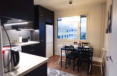 Vantaa Apartment | Family Retreat | Near Train & Kuusijärvi Lake
