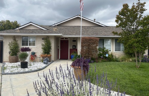 The Plaza House | Family Retreat near Disney, Knotts, Beaches, Aquarium, Gondala, Entertainment.