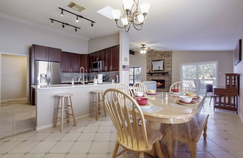 Great Northwest House | Family Retreat! New Kitchen, Large Deck!