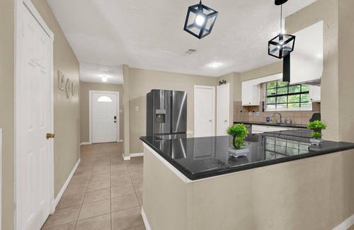 Cypress House | Family Retreat: Patio, RokuTV, Sleeps 10